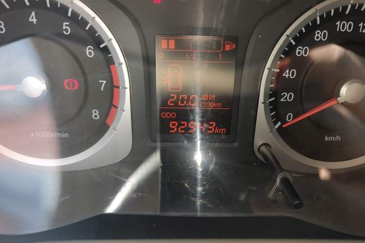 Used Venucia D50 2012 1.6L Manual Luxury Edition Odometer Close Up