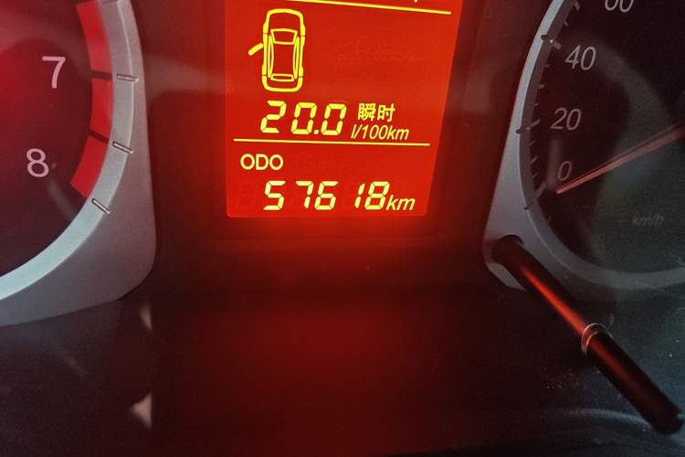 Used Venucia D50 2012 1.6L Manual Comfort Edition Odometer Close Up