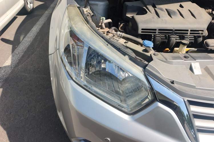 Used Venucia D50 2012 1.6L Manual Luxury Edition Right Front Headlight