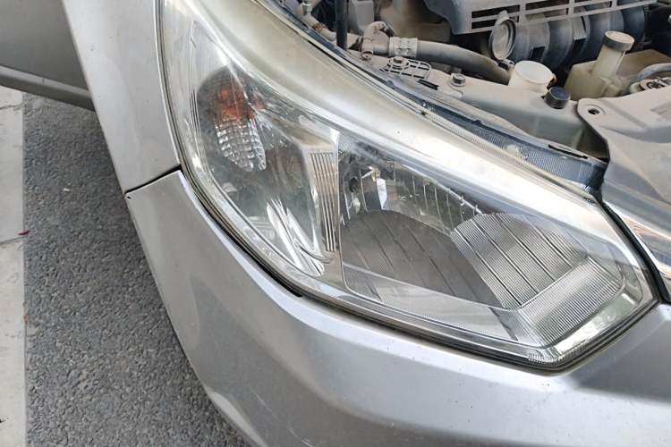 Used Venucia D50 2012 1.6L Manual Comfort Edition Right Front Headlight