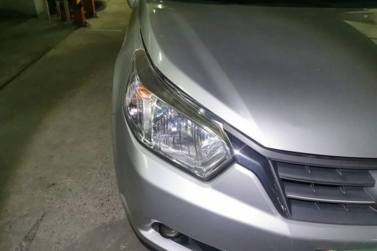 Used Venucia D50 2012 1.6L Automatic Prestige Edition Right Front Headlight