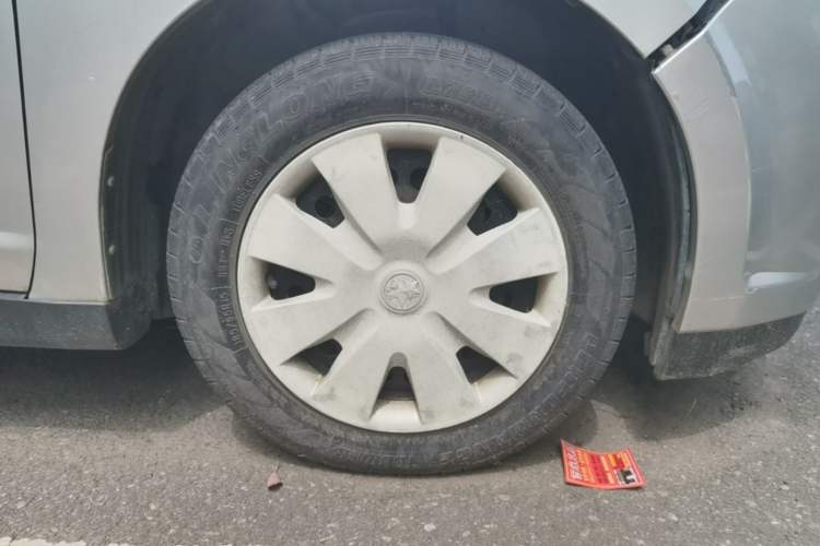 Used Venucia D50 2012 1.6L Manual Comfort Edition Right Front Wheel Hub