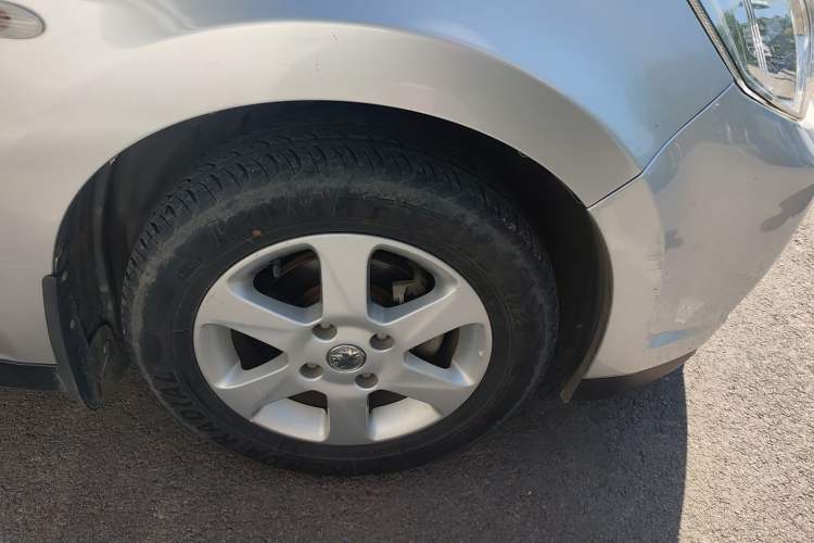 Used Venucia D50 2012 1.6L Manual Luxury Edition Right Front Wheel Hub