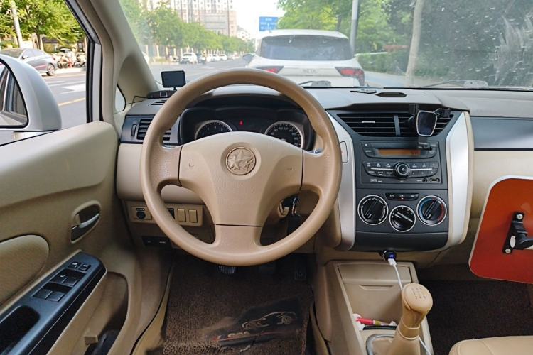 Used Venucia D50 2012 1.6L Manual Comfort Edition Steering Wheel
