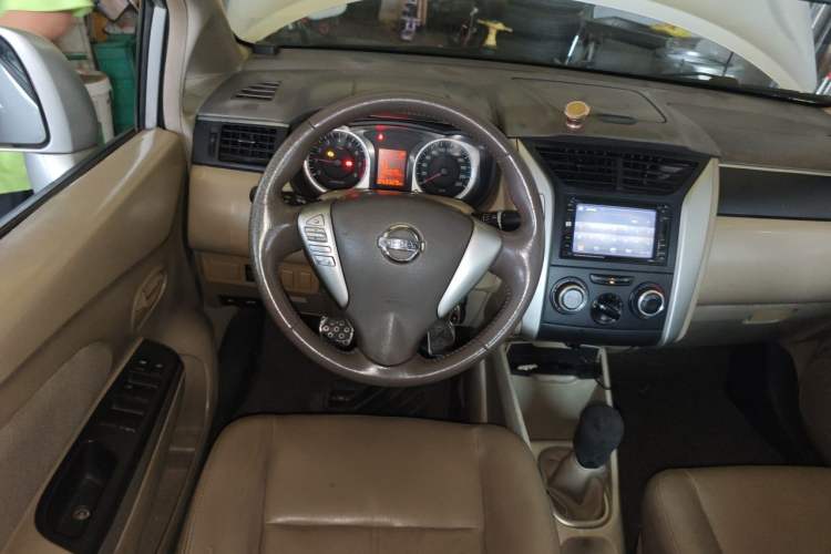 Used Venucia D50 2012 1.6L Manual Comfort Edition Steering Wheel