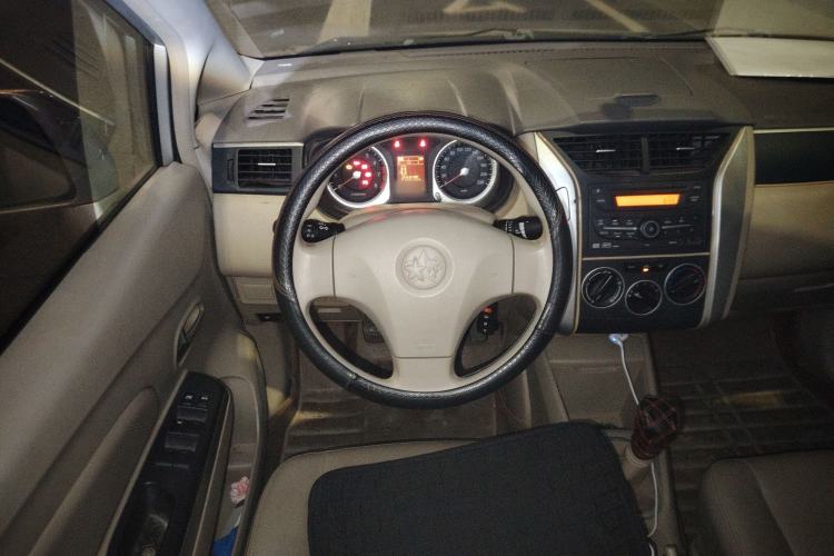 Used Venucia D50 2012 1.6L Manual Luxury Edition Steering Wheel