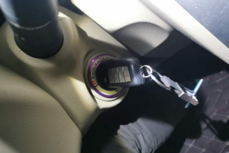 Used Venucia D50 2012 1.6L Automatic Prestige Edition Vehicle Key