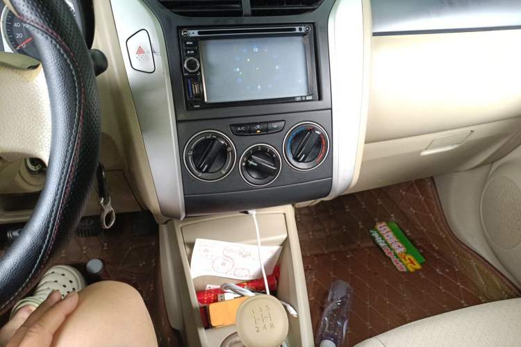 Used Venucia D50 2012 1.6L Manual Comfort Edition Audio And AC Panel
