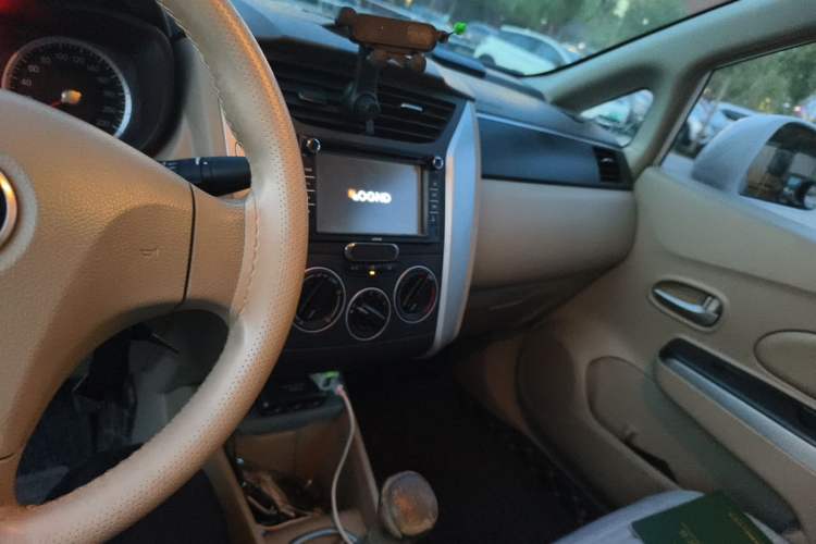 Used Venucia D50 2012 1.6L Manual Luxury Edition Audio And AC Panel