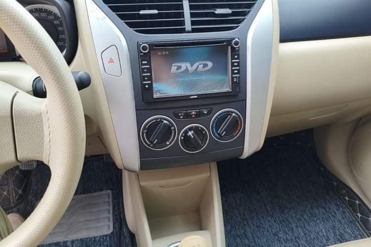 Used Venucia D50 2012 1.6L Manual Luxury Edition Audio And AC Panel