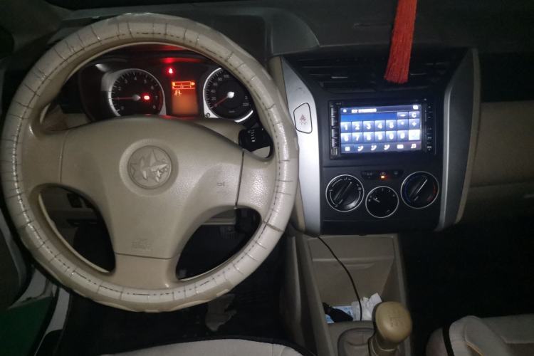 Used Venucia D50 2012 1.6L Manual Comfort Edition Center Console