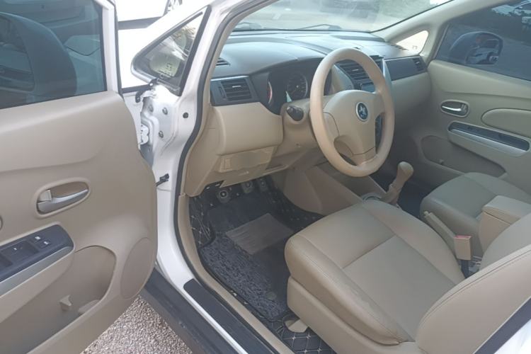 Used Venucia D50 2012 1.6L Manual Luxury Edition Driver Seat