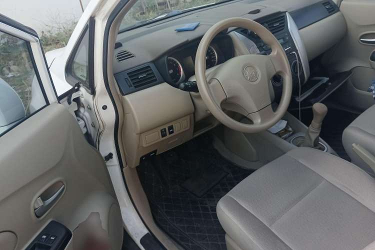 Used Venucia D50 2012 1.6L Manual Comfort Edition Driver Seat