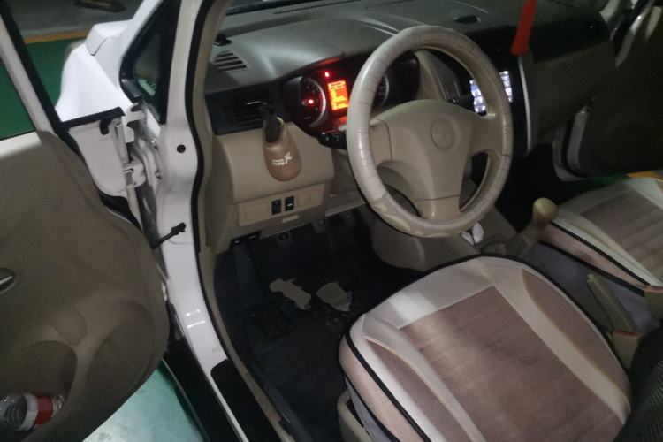 Used Venucia D50 2012 1.6L Manual Comfort Edition Driver Seat
