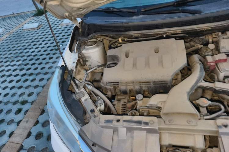 Used Venucia D50 2012 1.6L Manual Luxury Edition Engine Bay Right