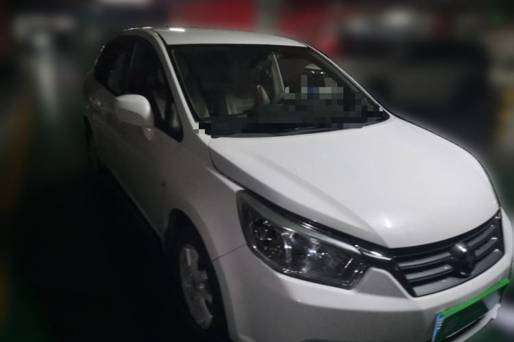 Used Venucia D50 2012 1.6L Manual Comfort Edition Front Right 45 Deg