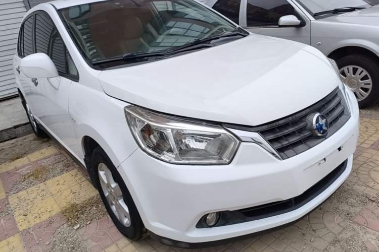 Used Venucia D50 2012 1.6L Manual Luxury Edition Front Right 45 Deg