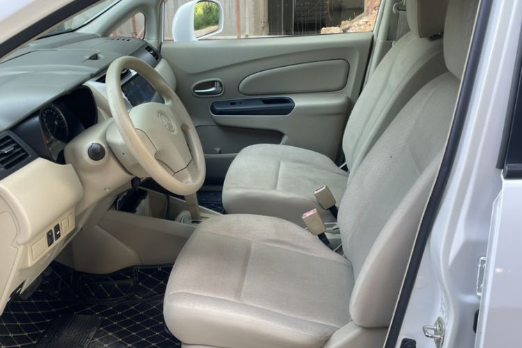 Used Venucia D50 2012 1.6L Automatic Comfort Edition Interior 3