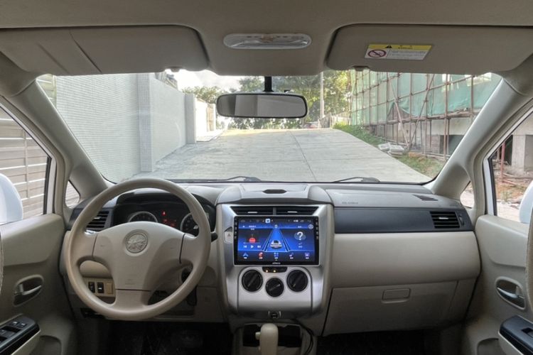 Used Venucia D50 2012 1.6L Automatic Comfort Edition Interior 6