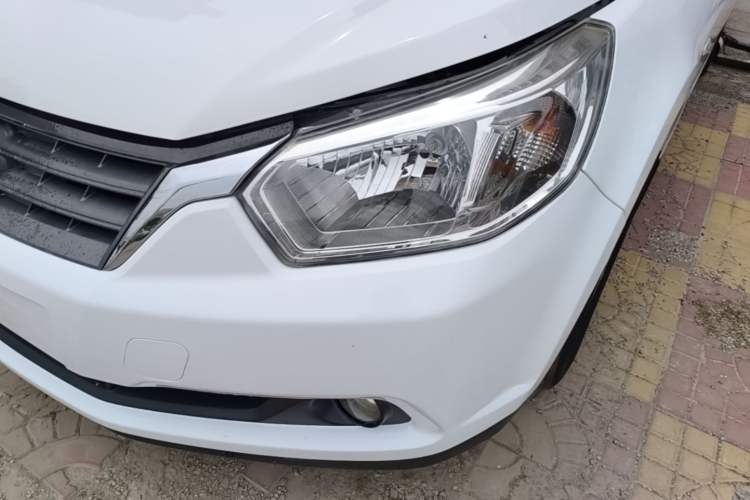 Used Venucia D50 2012 1.6L Manual Luxury Edition Left Front Headlight