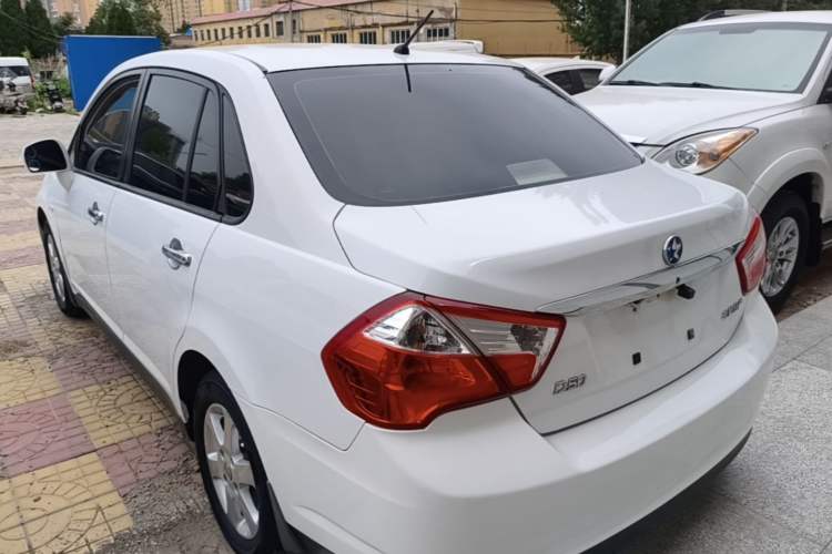 Used Venucia D50 2012 1.6L Manual Luxury Edition Rear Left 45 Deg