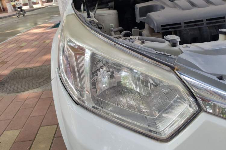Used Venucia D50 2012 1.6L Manual Comfort Edition Right Front Headlight