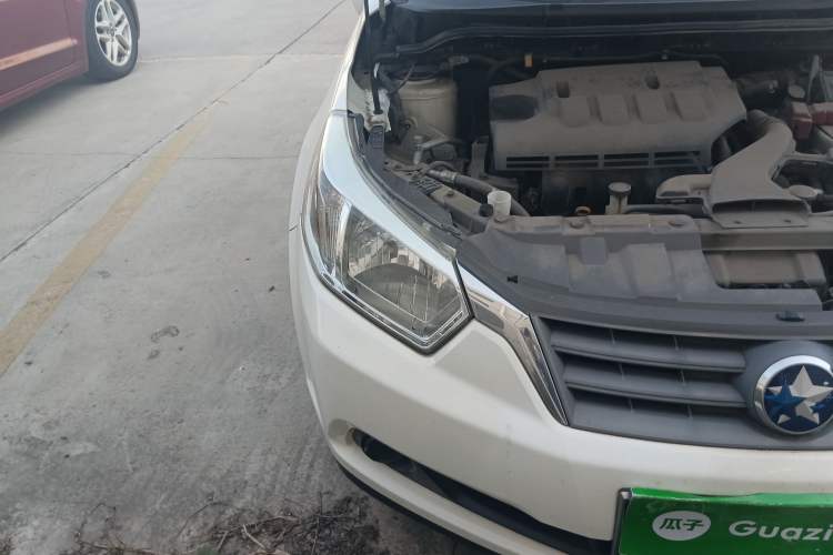 Used Venucia D50 2012 1.6L Manual Comfort Edition Right Front Headlight