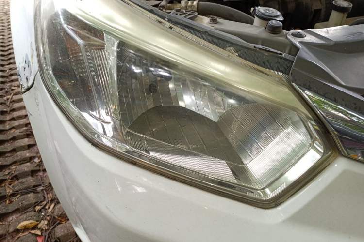 Used Venucia D50 2012 1.6L Manual Comfort Edition Right Front Headlight