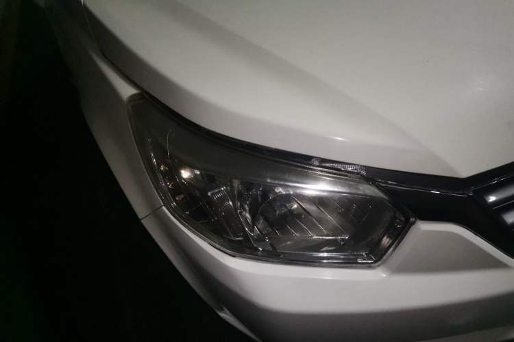 Used Venucia D50 2012 1.6L Manual Comfort Edition Right Front Headlight