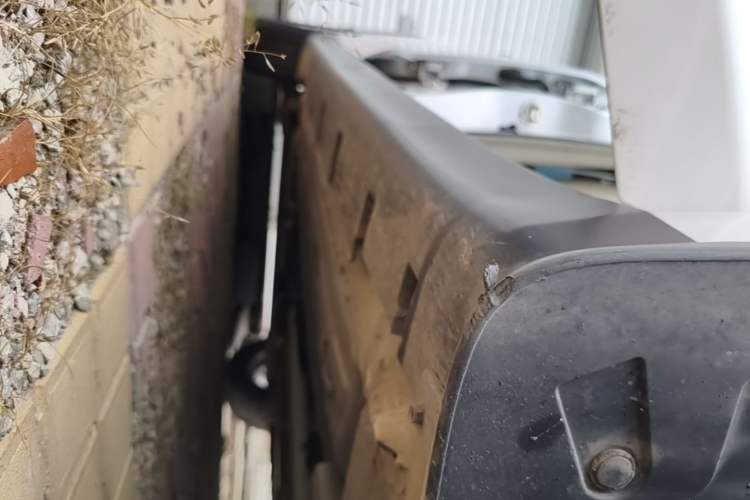 Used Venucia D50 2012 1.6L Manual Luxury Edition Right Side Sill