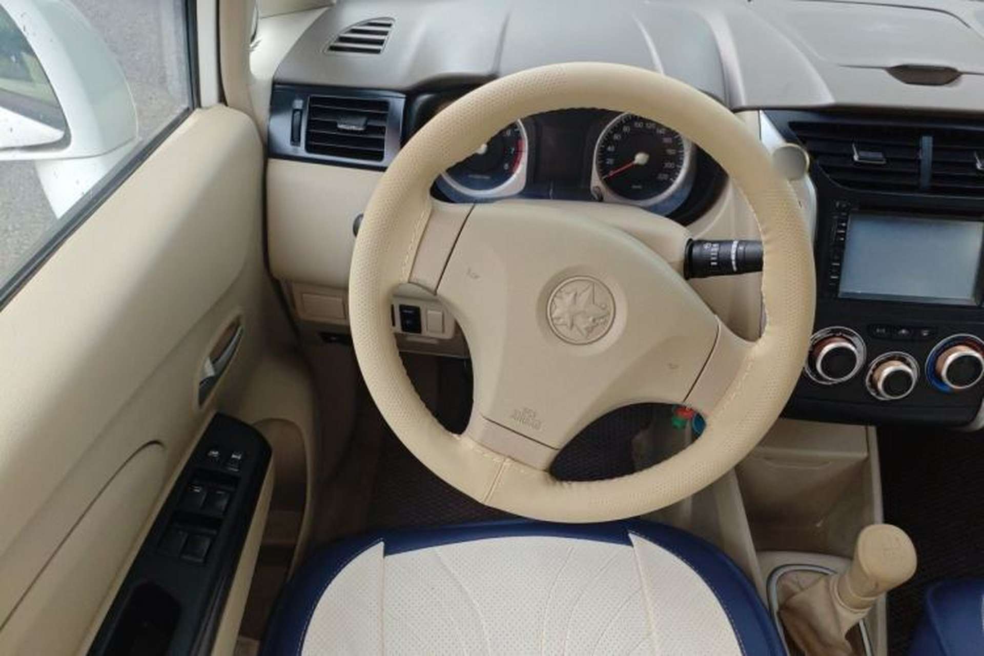 Used Venucia D50 2012 1.6L Manual Comfort Edition Steering Wheel