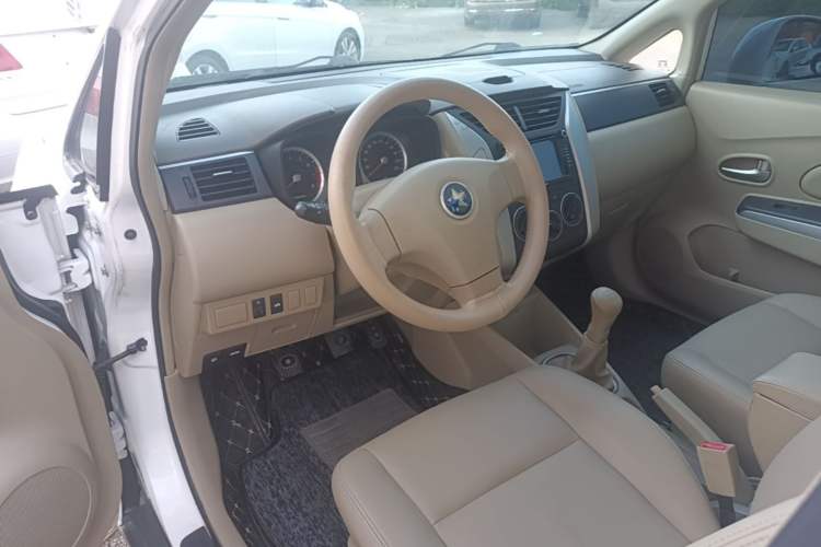 Used Venucia D50 2012 1.6L Manual Luxury Edition Steering Wheel