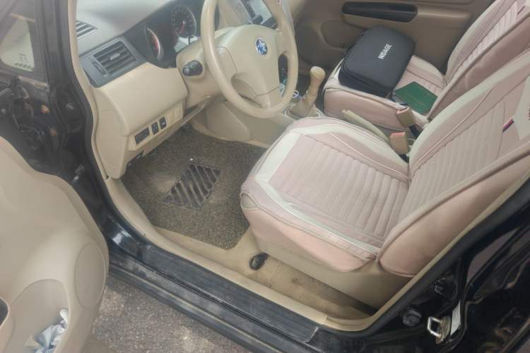 Used Venucia D50 2013 1.6L Manual Fashion Edition Driver Seat