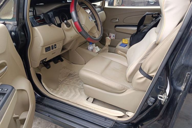 Used Venucia D50 2013 1.6L Manual Luxury Edition Driver Seat