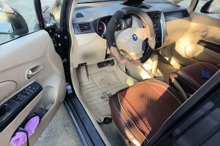 Used Venucia D50 2013 1.6L Automatic Fashion Edition Driver Seat
