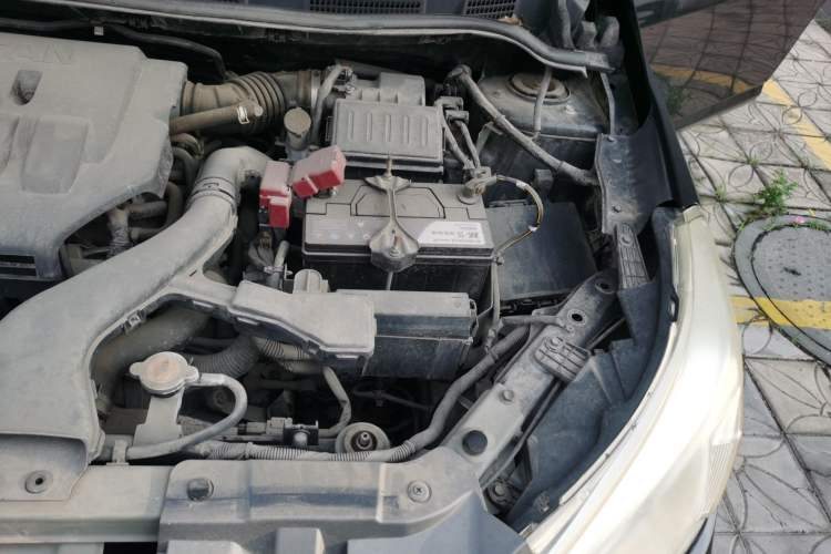 Used Venucia D50 2013 1.6L Manual Luxury Edition Engine Bay Left