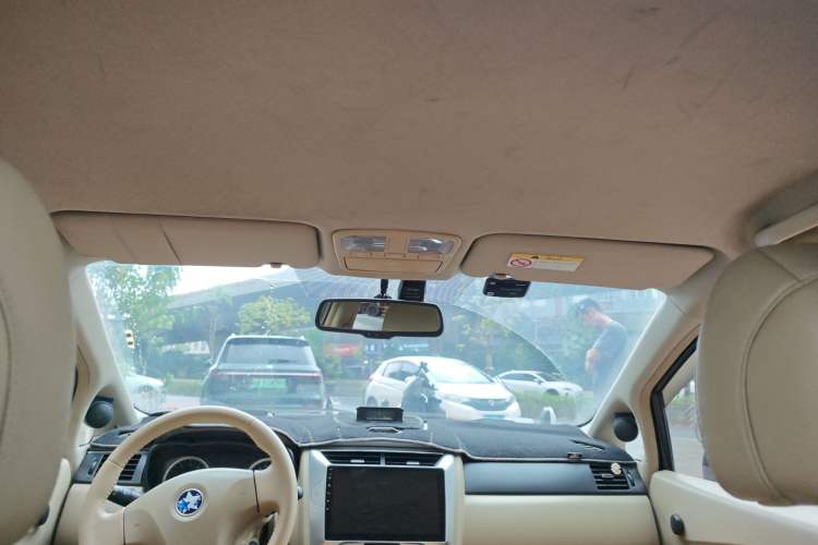 Used Venucia D50 2013 1.6L Automatic Fashion Edition Headliner
