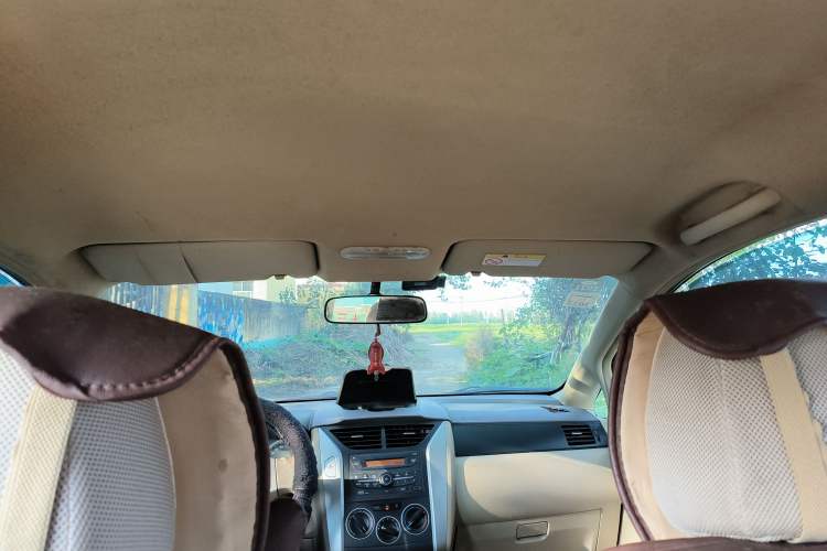 Used Venucia D50 2013 1.6L Automatic Fashion Edition Headliner