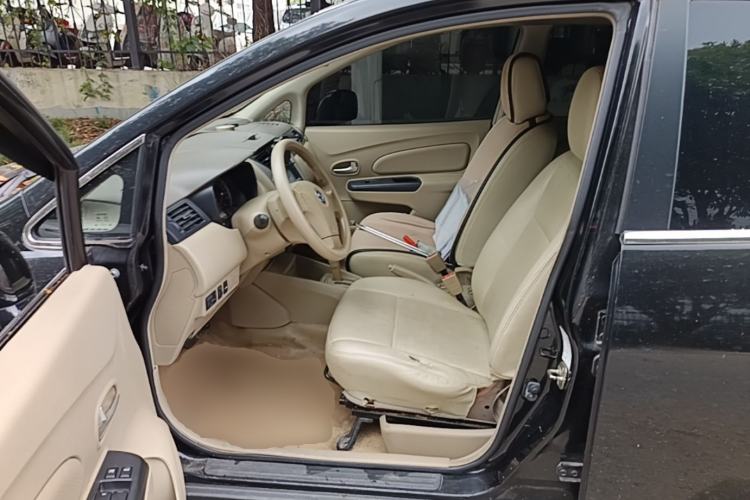 Used Venucia D50 2013 1.6L Automatic Fashion Edition Left Front Seat