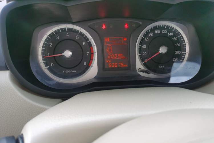 Used Venucia D50 2013 1.6L Manual Luxury Edition Odometer Close Up