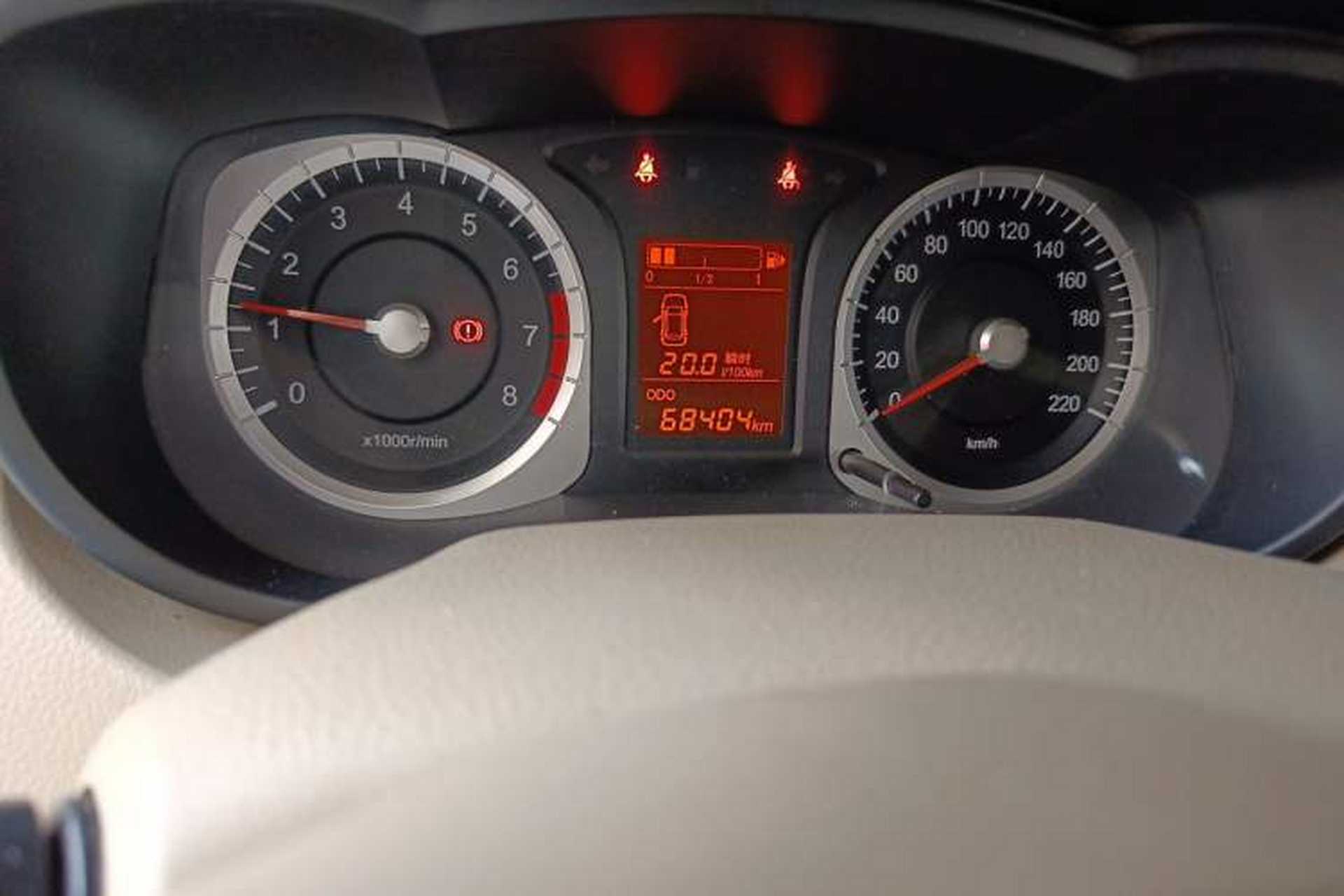Used Venucia D50 2013 1.6L Manual Luxury Edition Odometer Close Up