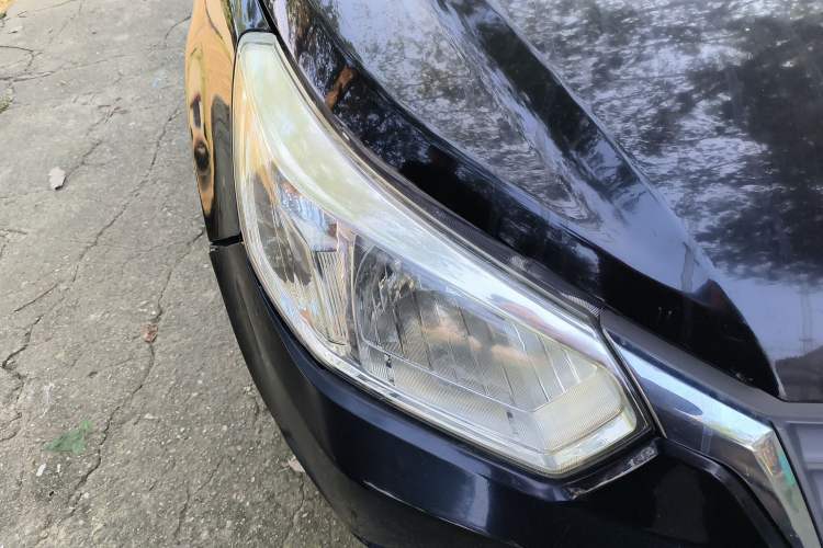 Used Venucia D50 2013 1.6L Automatic Fashion Edition Right Front Headlight