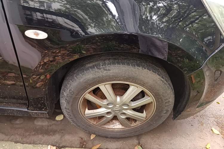 Used Venucia D50 2013 1.6L Automatic Fashion Edition Right Front Wheel Hub