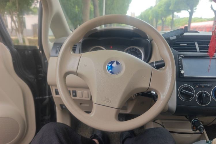 Used Venucia D50 2013 1.6L Manual Fashion Edition Steering Wheel