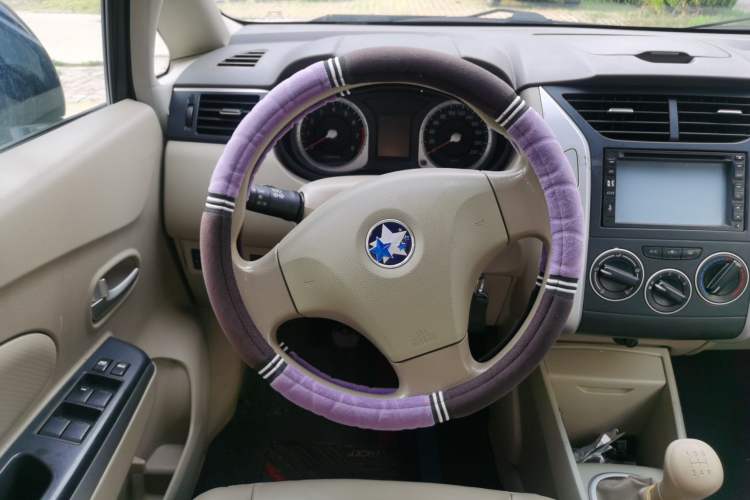 Used Venucia D50 2013 1.6L Manual Luxury Edition Steering Wheel