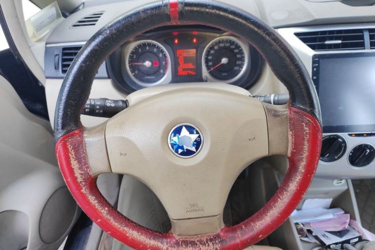 Used Venucia D50 2013 1.6L Manual Luxury Edition Steering Wheel