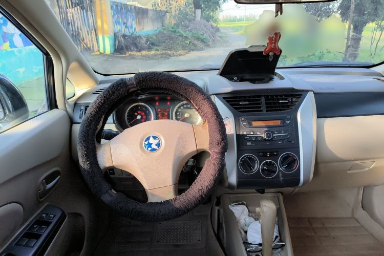 Used Venucia D50 2013 1.6L Automatic Fashion Edition Steering Wheel