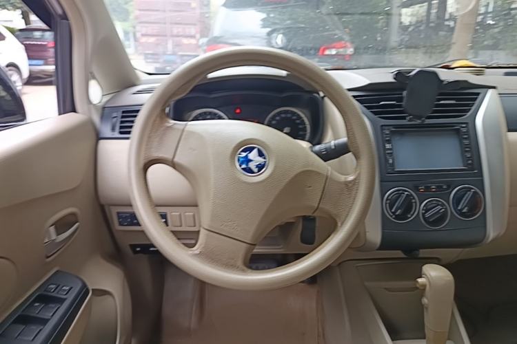 Used Venucia D50 2013 1.6L Automatic Fashion Edition Steering Wheel