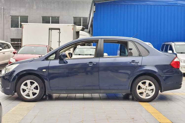 Used Venucia D50 2013 1.6L Automatic Luxury Edition Exterior 3