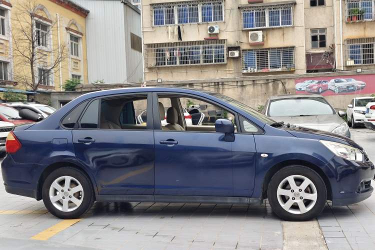 Used Venucia D50 2013 1.6L Automatic Luxury Edition Exterior 4